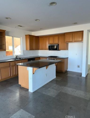 11938 Tiffany St, Victorville, CA 92392-0471