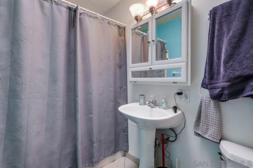 124 Southern Rd, El Cajon CA  92020-2741 exterior