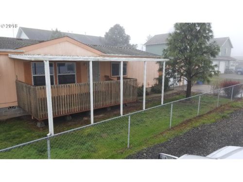 1054 Lester St, Sutherlin, OR 97479-9404