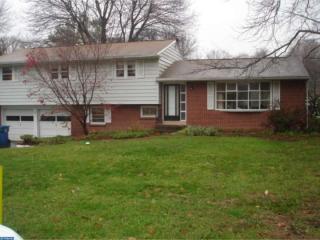 5 Raab Dr, Yardley, PA 19067-2815