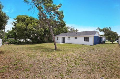 2394 Kerridale St, Deltona FL  32738-8720 exterior