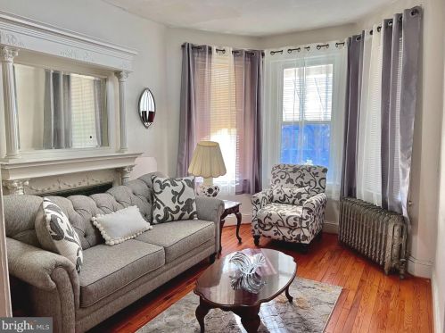 106 R St, Washington, DC 20002-2120