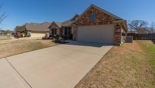 6905 Gamecock Dr, Greenville TX  75402-7720 exterior