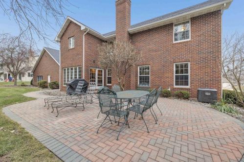 2110 Shady Ln, Green Bay, WI 54313-9361