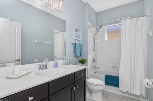 14487 Manchester Dr, Naples FL  34114-8630 exterior