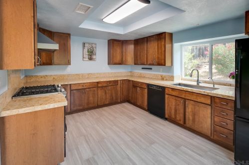 9221 Lethbridge Way, San Diego, CA 92129-3128