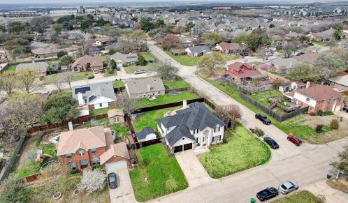 2213 Brooklake St, Denton TX  76207-1623 exterior