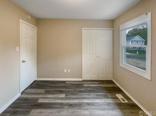 21 Morningside Dr, Old Bridge NJ  08857-2713 exterior