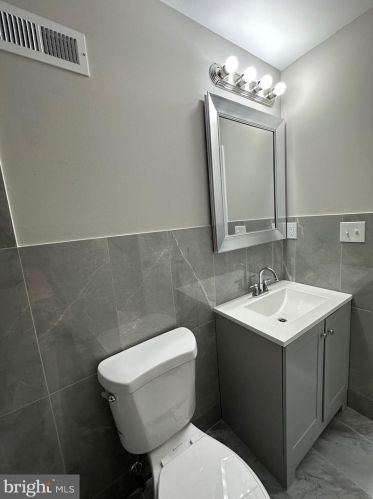 5142 8th St, Philadelphia PA  19120-3108 exterior