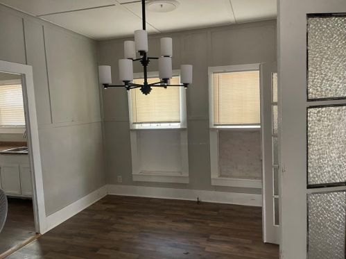 511 Main St, Rockdale, TX 76567-2320