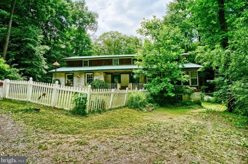507 Sugar Run Rd, Eshcol, PA 17062-8745
