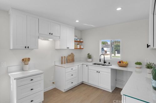 720 Palmer St, Compton CA  90220-1916 exterior