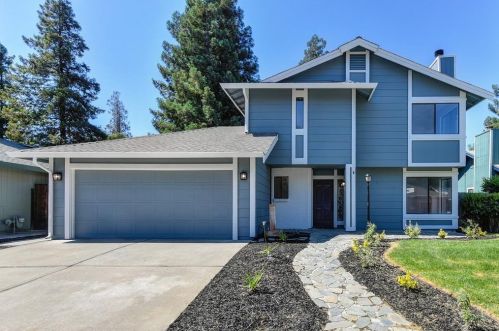 9262 Mapleview Way, Elk Grove CA  95758-5007 exterior