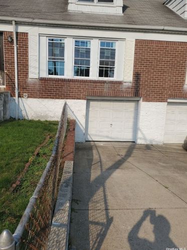 116-53 142nd St, Jamaica, NY 11436-5218