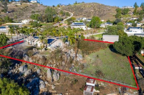 12161 Rockstream Rd, Lakeside, CA 92040-1761