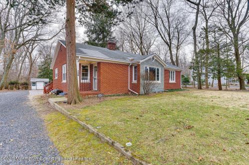 240 Wall St, Tinton Falls, NJ 07724-2417