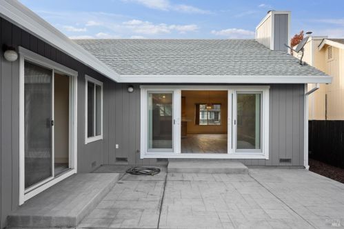 1104 Pippin Cir, Santa Rosa CA  95407-6772 exterior