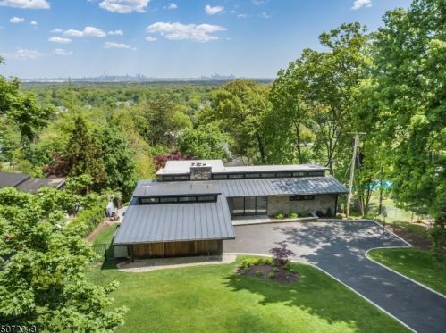 205 Highland Ave, Montclair, NJ 07043-1029