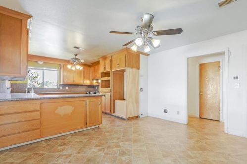 1670 Hillcrest Rd, Hollister CA  95023-5205 exterior