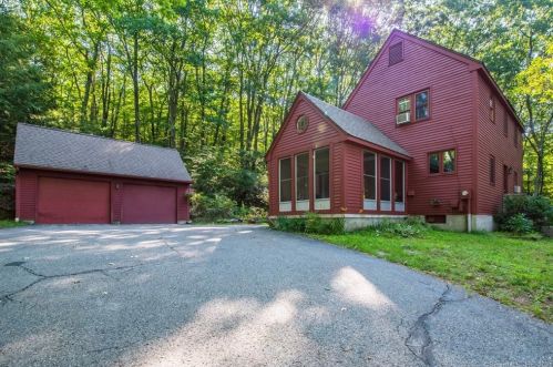 422 Steele Rd, New Hartford, CT 06057-3117