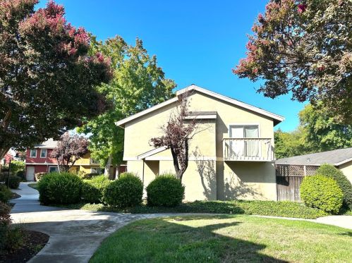 1660 Hollowcreek Pl, San Jose, CA 95121-1827