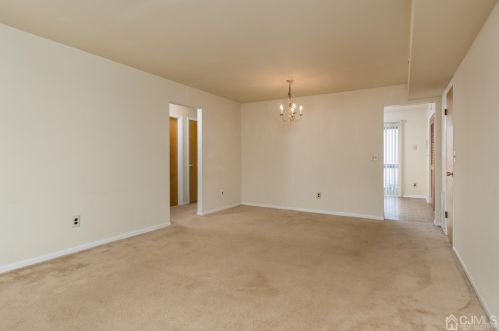 1301 Bradley Ct, Princeton NJ  08540-9547 exterior