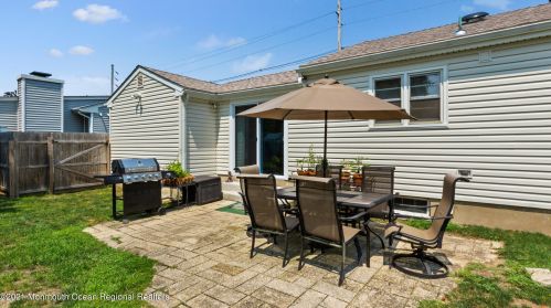 3722 River Rd, Point Pleasant Beach NJ  08742-2051 exterior