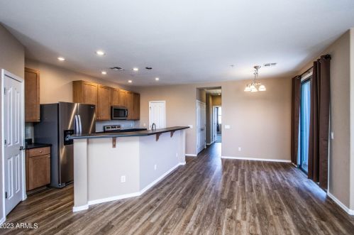 7469 31st Way, Phoenix, AZ 85042-6062