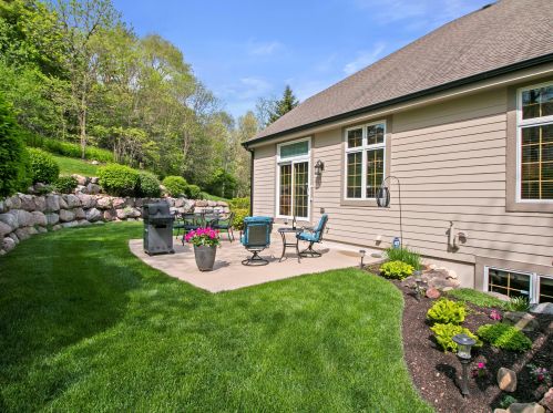 3328 Turnberry Oak Dr, Waukesha, WI 53188-3917