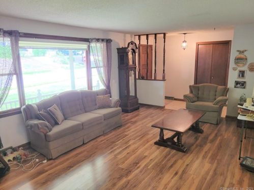 17 Overlook Dr, Plainville CT  06062-1512 exterior