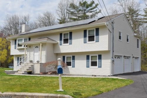 53 Bisset Dr, West Milford Lakes, NJ 07480-1601