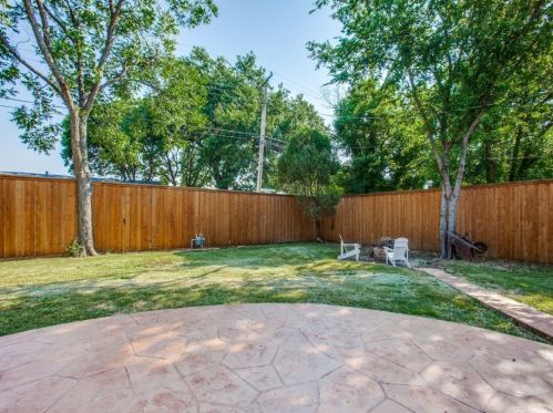 519 Royal Crest Dr, Richardson TX  75081-3420 exterior