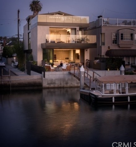 519 36th St, Newport Beach, CA 92663-3204
