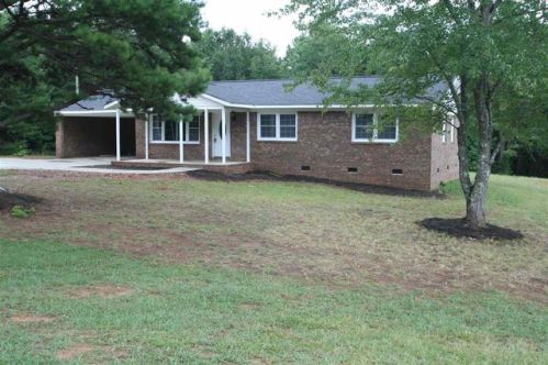 241 Foster Rd, Roebuck, SC 29376-3607