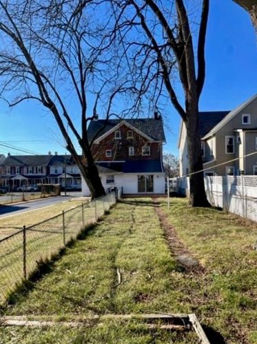 729 4th St, Catasauqua PA  18032-2332 exterior