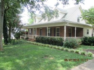 2639 Battleground Dr, Murfreesboro, TN 37129-6471