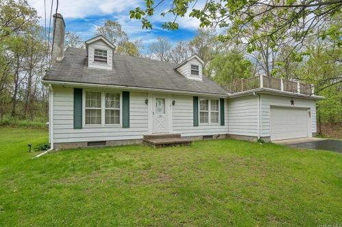 240 Ohaire Rd, Middletown, NY 10941-3923