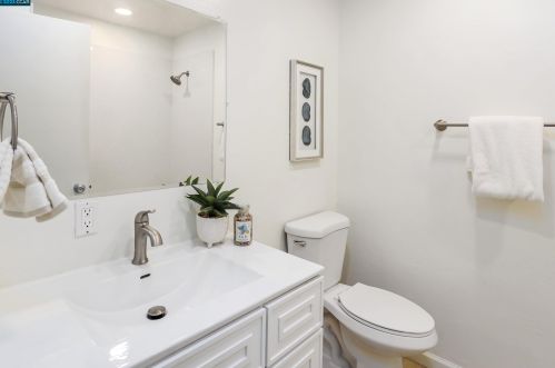 1175 Mcdonald Dr, Pinole CA  94564-2501 exterior