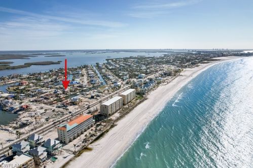 5140 Williams Dr, Fort Myers Beach, FL 33931-4022
