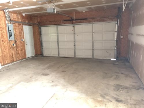 1706 Crossfield Dr, Lancaster PA 17603-6789 exterior