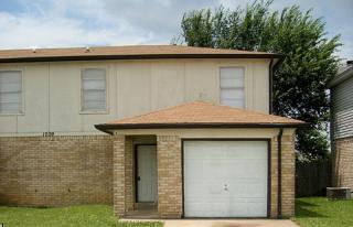 1009 Summercrest Blvd, Burleson TX  76028-7334 exterior
