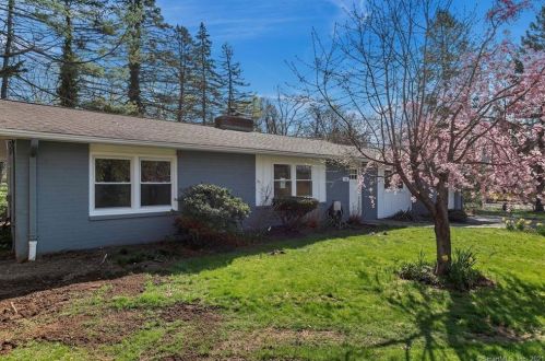 86 Woodland Dr, Northford CT  06472-1210 exterior