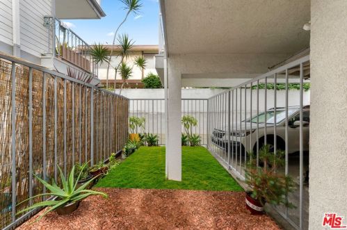 13725 Doty Ave, Hawthorne CA  90250-9518 exterior