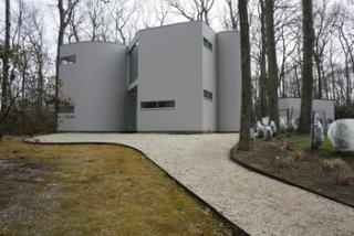 2574 Deerfield Rd, Pine Neck NY  11963-2028 exterior