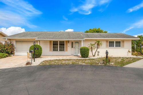707 Reading Pl, Ruskin, FL 33573-5432