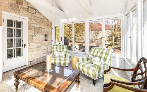 5068 Lake Dr, Milwaukee WI  53217-5748 exterior