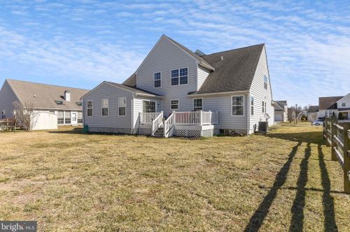 122 Ginger Ln, Slaughter Beach, DE 19963-5381