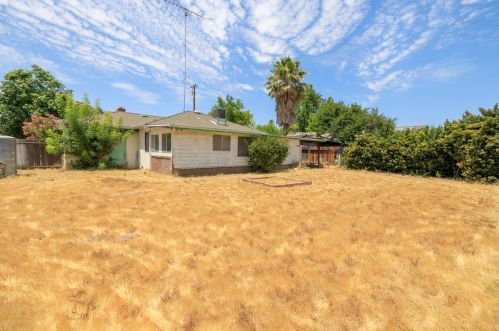 142 Raylow Ave, Manteca CA  95336-4821 exterior