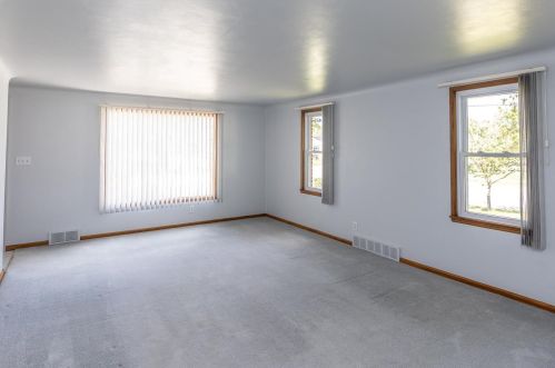 1103 Oneida St, Green Bay, WI 54304-2453