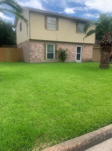 10012 Cardinal St, Morgans Point TX  77571-2512 exterior